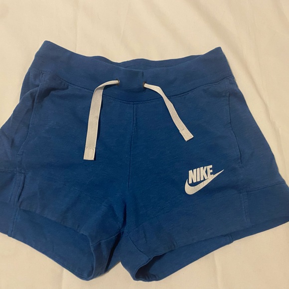 Nike shorts - Picture 3 of 5